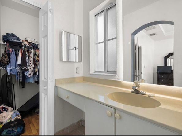 8362 NW 107th Ct 724, Doral FL 33178