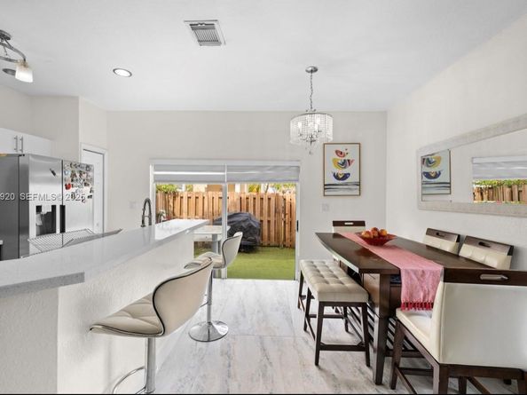 8362 NW 107th Ct 724, Doral FL 33178