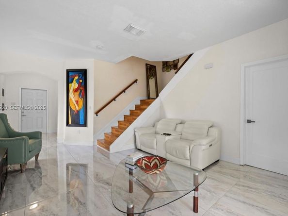 8362 NW 107th Ct 724, Doral FL 33178