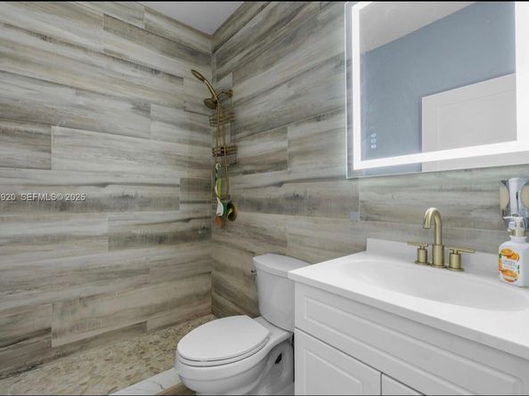 8362 NW 107th Ct 724, Doral FL 33178