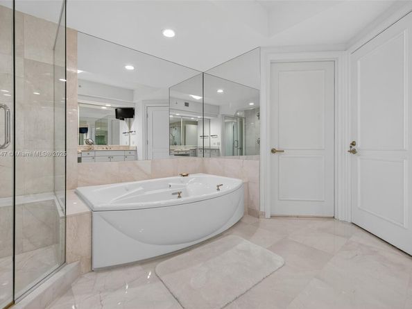 3201 NE 183rd St 1405, Aventura FL 33160