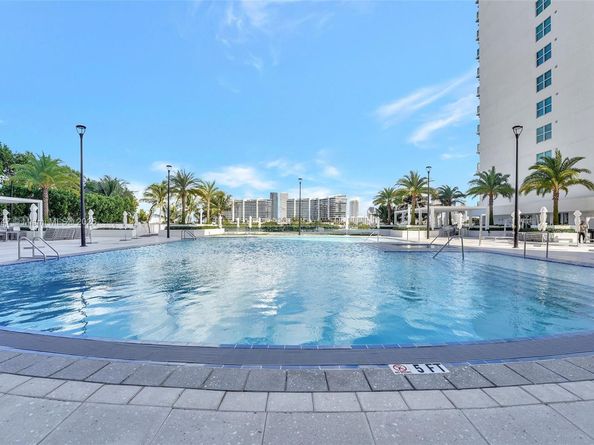 3201 NE 183rd St 1405, Aventura FL 33160