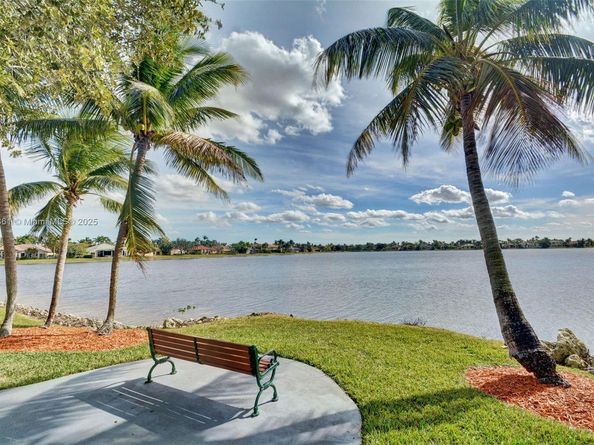 3060 SW 195th Ter, Miramar FL 33029