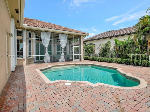 3060 SW 195th Ter, Miramar FL 33029