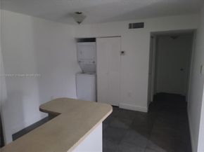 7195 NW 179th St 212, Hialeah FL 33015