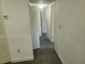 7195 NW 179th St 212, Hialeah FL 33015