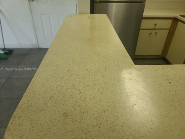 7195 NW 179th St 212, Hialeah FL 33015