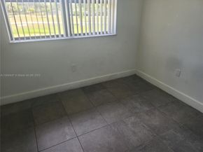 7195 NW 179th St 212, Hialeah FL 33015