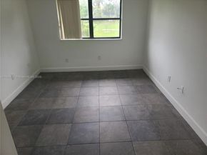 7195 NW 179th St 212, Hialeah FL 33015