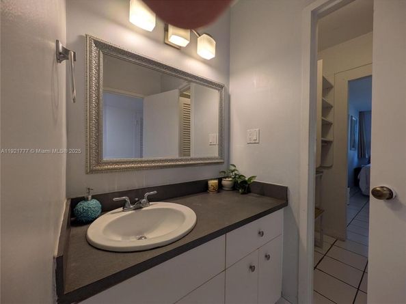 100 Lincoln Rd 904, Miami Beach FL 33139