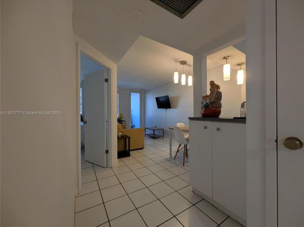 100 Lincoln Rd 904, Miami Beach FL 33139