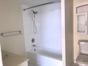 540 Brickell Key Dr 1706, Miami FL 33131