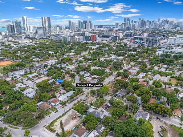 301 NW 34th St, Miami FL 33127