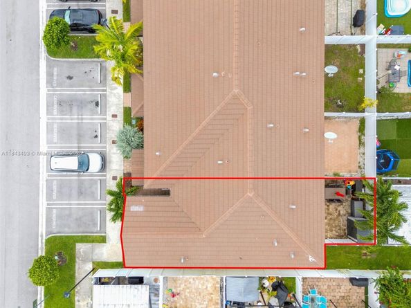 10547 W 34th Ct, Hialeah FL 33018