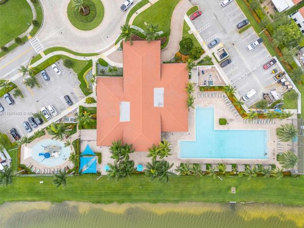 10547 W 34th Ct, Hialeah FL 33018