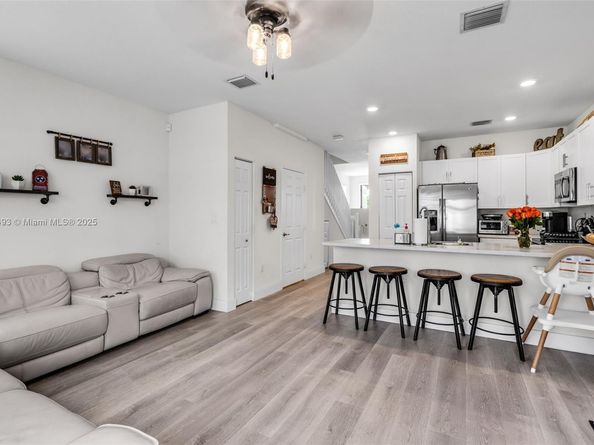 10547 W 34th Ct, Hialeah FL 33018