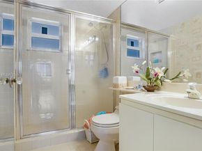 1033 Lenox Ave 304, Miami Beach FL 33139