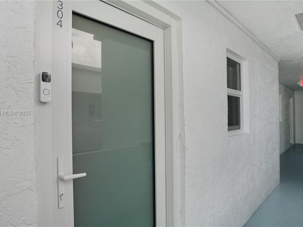 1033 Lenox Ave 304, Miami Beach FL 33139