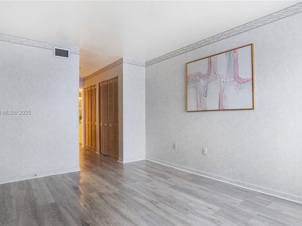 1033 Lenox Ave 304, Miami Beach FL 33139