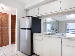 1033 Lenox Ave 304, Miami Beach FL 33139