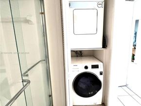 408 Lakeview Dr 102, Weston FL 33326