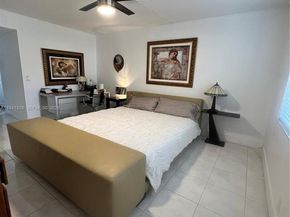 408 Lakeview Dr 102, Weston FL 33326