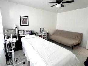 408 Lakeview Dr 102, Weston FL 33326