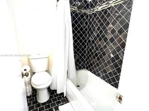 408 Lakeview Dr 102, Weston FL 33326