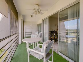 3959 Via Poinciana 605, Lake Worth FL 33467