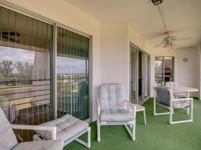 3959 Via Poinciana 605, Lake Worth FL 33467