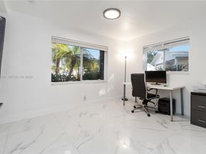 2502 NW 48th St, Tamarac FL 33309