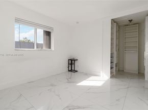 2502 NW 48th St, Tamarac FL 33309