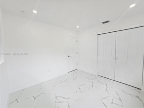 2530 NW 111th St, Miami FL 33167