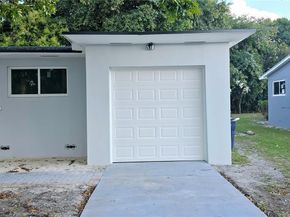 2530 NW 111th St, Miami FL 33167