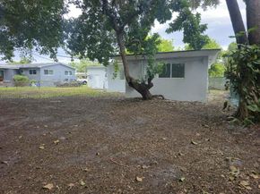 2530 NW 111th St, Miami FL 33167