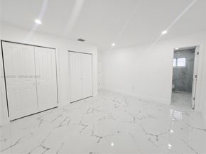 2530 NW 111th St, Miami FL 33167