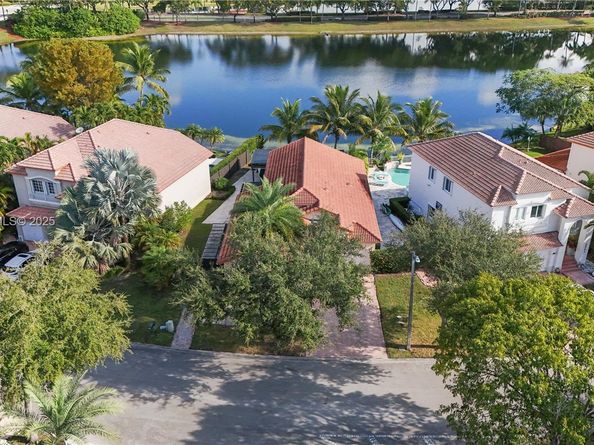 5907 NW 110th Ct, Doral FL 33178