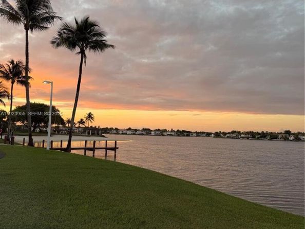 5907 NW 110th Ct, Doral FL 33178