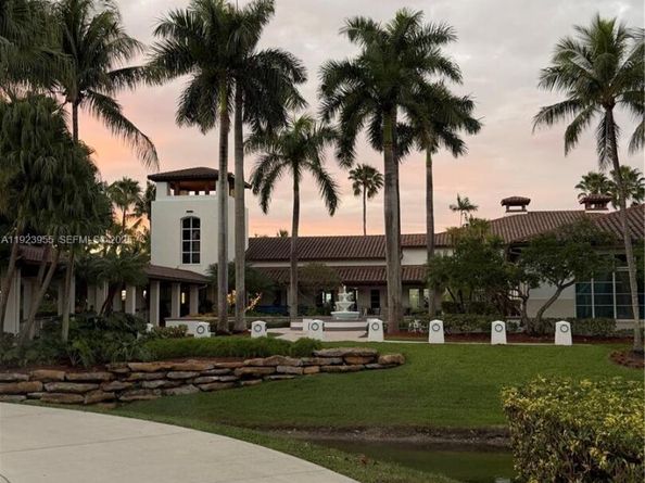 5907 NW 110th Ct, Doral FL 33178