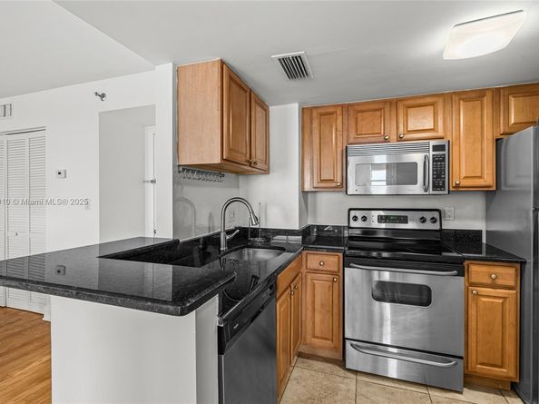 770 Claughton Island Dr 1010, Miami FL 33131