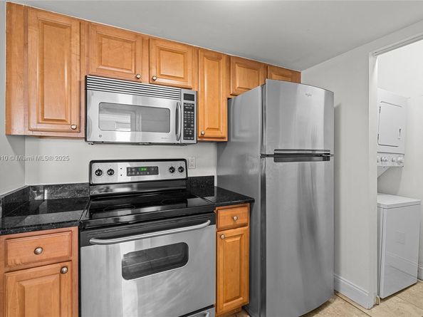 770 Claughton Island Dr 1010, Miami FL 33131