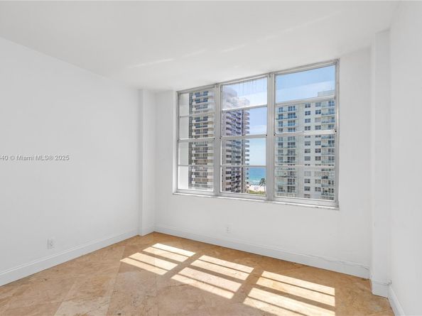 5700 Collins 10D, Miami Beach FL 33140