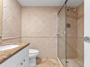 5700 Collins 10D, Miami Beach FL 33140