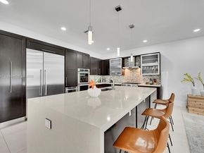 11231 NW 19th Ct, Plantation FL 33323