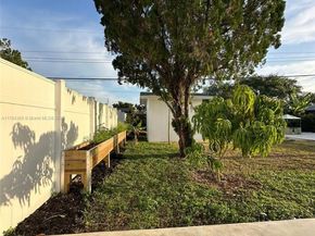 8320 Taft St, Pembroke Pines FL 33024