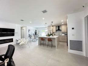 8320 Taft St, Pembroke Pines FL 33024