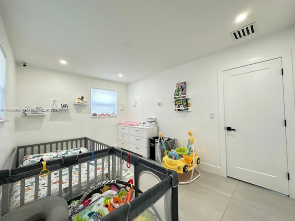 8320 Taft St, Pembroke Pines FL 33024