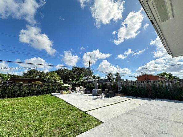 8320 Taft St, Pembroke Pines FL 33024