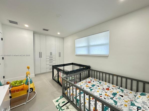 8320 Taft St, Pembroke Pines FL 33024
