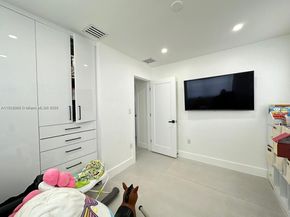 8320 Taft St, Pembroke Pines FL 33024
